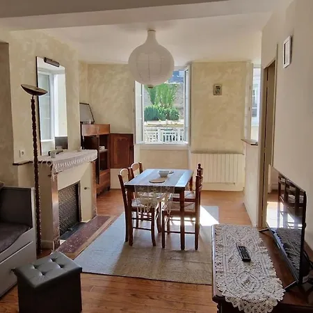 Dans Maison De - 4 Personnes Apartment *
