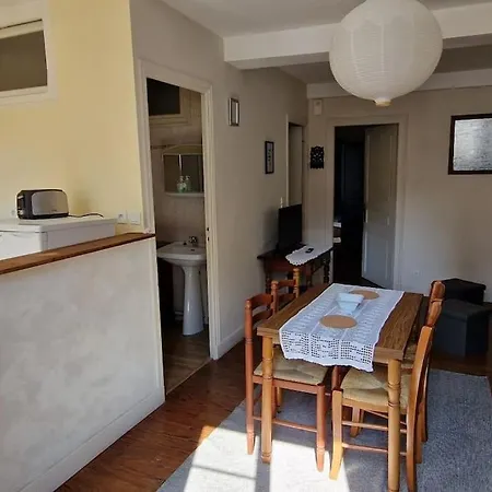 Dans Maison De - 4 Personnes Apartment