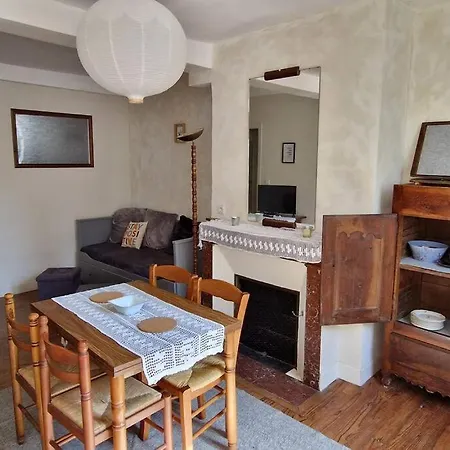 アパート Dans Maison De - 4 Personnes *