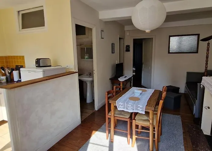 Dans Maison De - 4 Personnes Διαμέρισμα